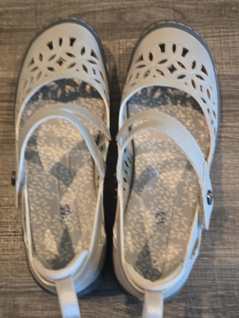 Women’s Comfort Mary Jane Sandals in Light Gray